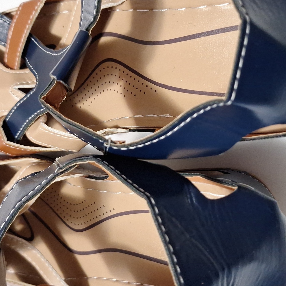 Shoe - Picture 6 of 6
